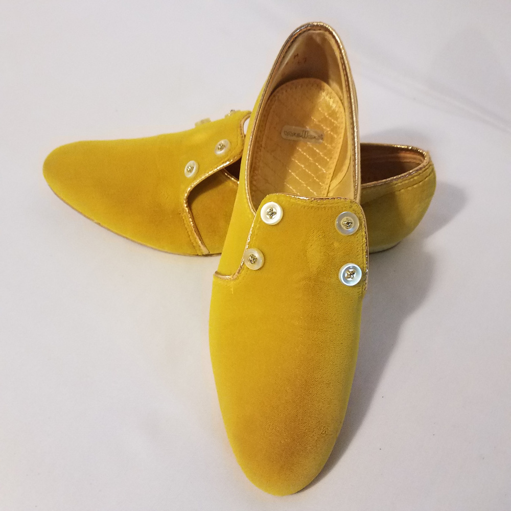 Vintage Wellco Velvet Gold Slip-Ons Size 5M